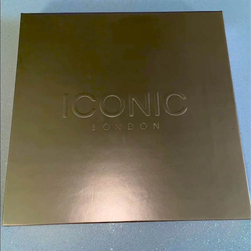 Iconic London Day to Slay Palette
